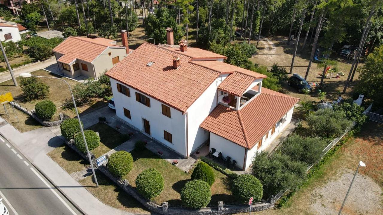 Hotel House Kontus Plomin Exterior foto