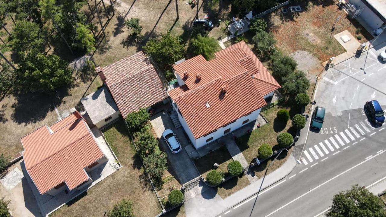 Hotel House Kontus Plomin Exterior foto
